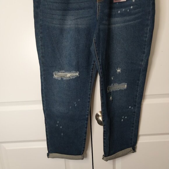 No Boundaries Super High Rise Girlfriend Juniors Jeans - Picture 4 of 7
